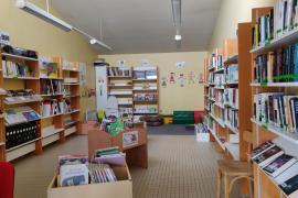 Vue intérieure de la bibliothèque d'Arthon