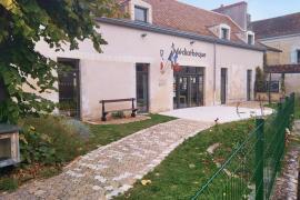 Vue extérieure de la bibliothèque de Mézières-en-Brenne