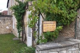 Vue extérieure de la bibliothèque de Neuvy-Saint-Sépulchre