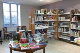 Vue intérieure de la bibliothèque de Saint-Août