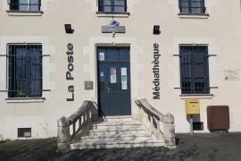 Vue extérieure de la bibliothèque de Saint-Genou