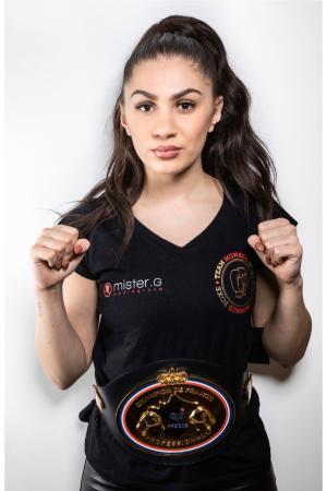 Victoire Piteau, championne de France de boxe super-plume - Agrandir l'image - fenêtre modale