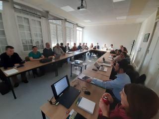 Réunion de personnes - Agrandir l'image - fenêtre modale