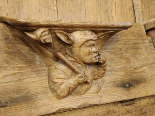 Détail de bois sculpté des stalles de l'église de Poulaines - Agrandir l'image - fenêtre modale