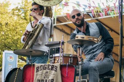 musiciens - Agrandir l'image 11 sur 39, fenêtre modale