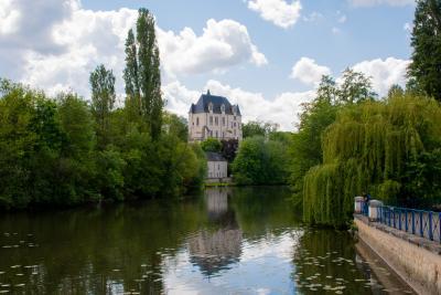 Château Raoul depuis le pont - Agrandir l'image 3 sur 17, fenêtre modale