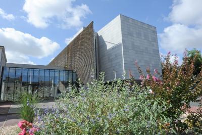 Bâtiment des Archives départementales de l'Indre - Agrandir l'image 2 sur 3, fenêtre modale