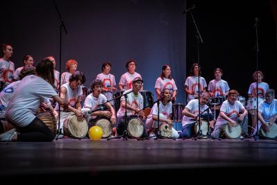 Danseurs lors du spectacle final festival DARC 2022 - Agrandir l'image 35 sur 39, fenêtre modale