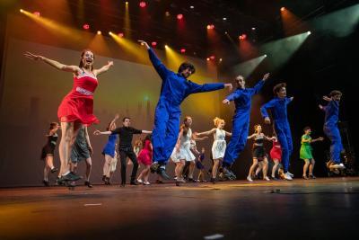 Danseurs lors du spectacle final festival DARC 2022 - Agrandir l'image 37 sur 39, fenêtre modale