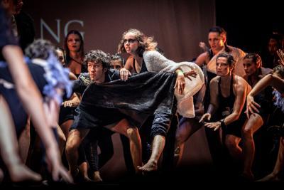 Danseurs lors du spectacle final festival DARC 2022 - Agrandir l'image 28 sur 39, fenêtre modale