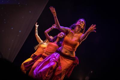 Danseurs lors du spectacle final festival DARC 2022 - Agrandir l'image 30 sur 39, fenêtre modale