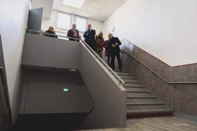  - Agrandir l'image 2 sur 9, fenêtre modale