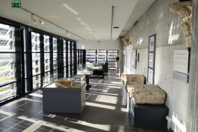 Salle d'exposition - Agrandir l'image 6 sur 9, fenêtre modale