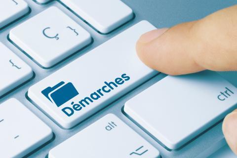 Clavier ordinateur et avec une touche démarches