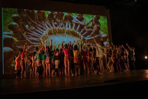Danseurs lors du spectacle final festival DARC 2022